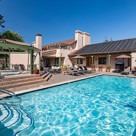Half Moon Bay Lodge Bagian luar foto