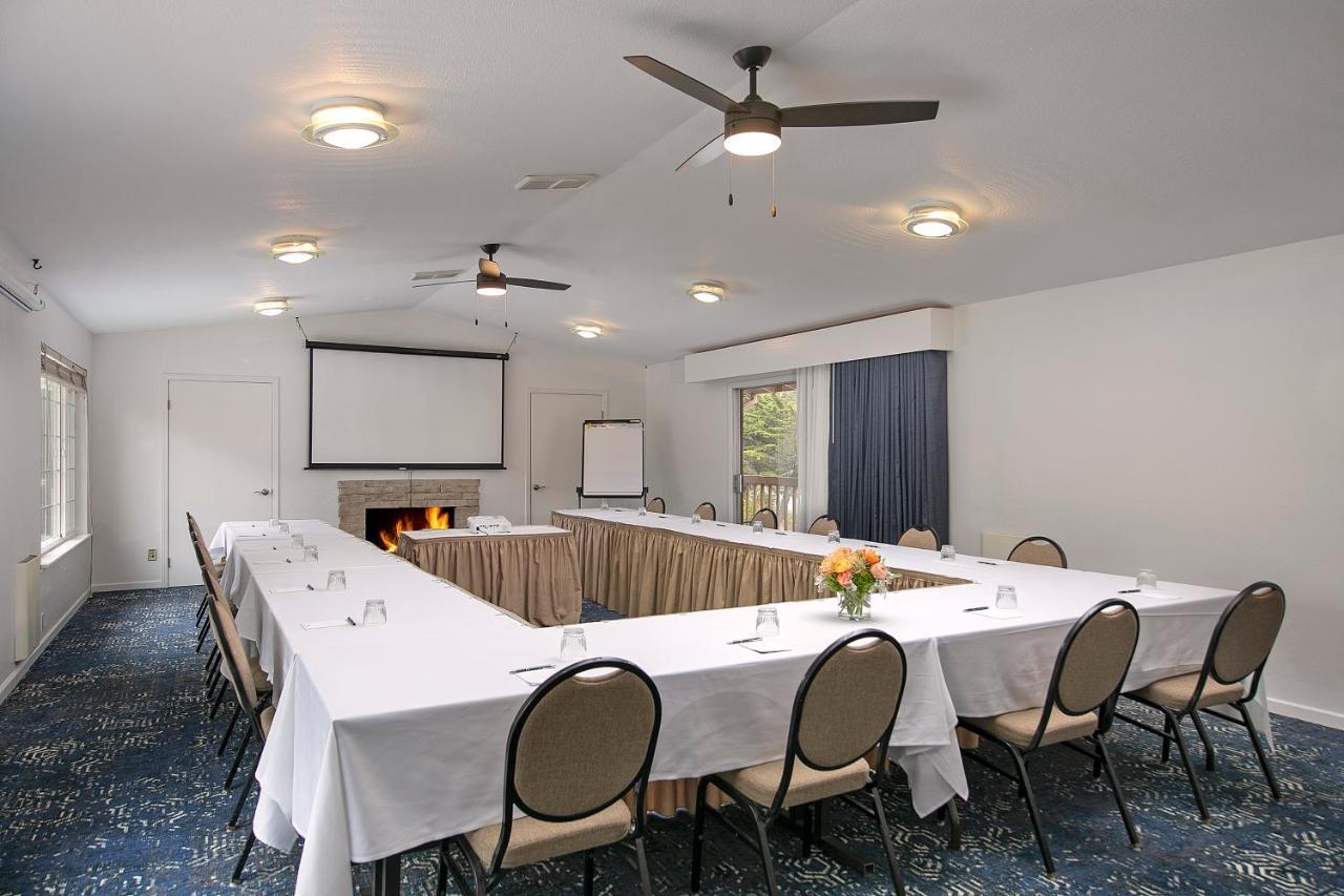Half Moon Bay Lodge Bagian luar foto