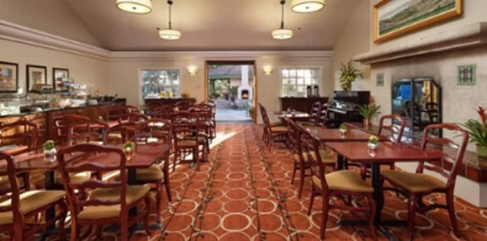 Half Moon Bay Lodge Bagian luar foto